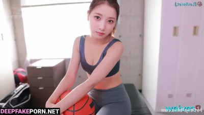 Coach 유키 Yuki thinks that 섹스 sex is the best sport PURPLE KISS 퍼플키스